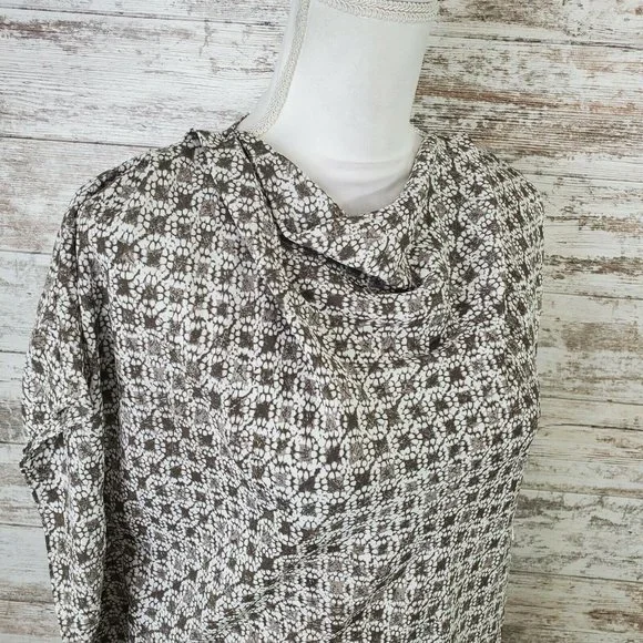 H Halston Grey Sleeveless Square Neck Blouse Size XS - Picture 3 of 8